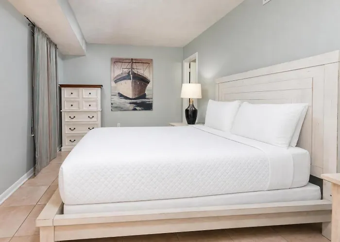 Apartment Island Winds East 108