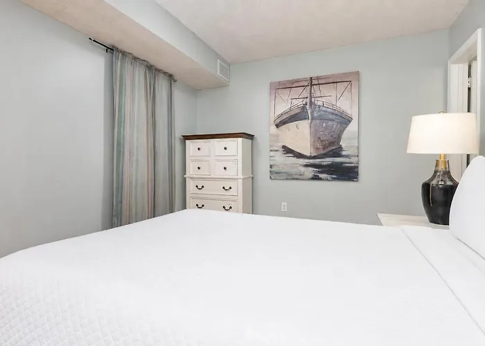 Apartment Island Winds East 108 *