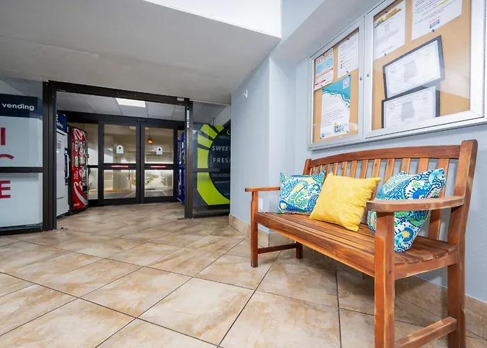 Apartment Island Winds East 108 *
