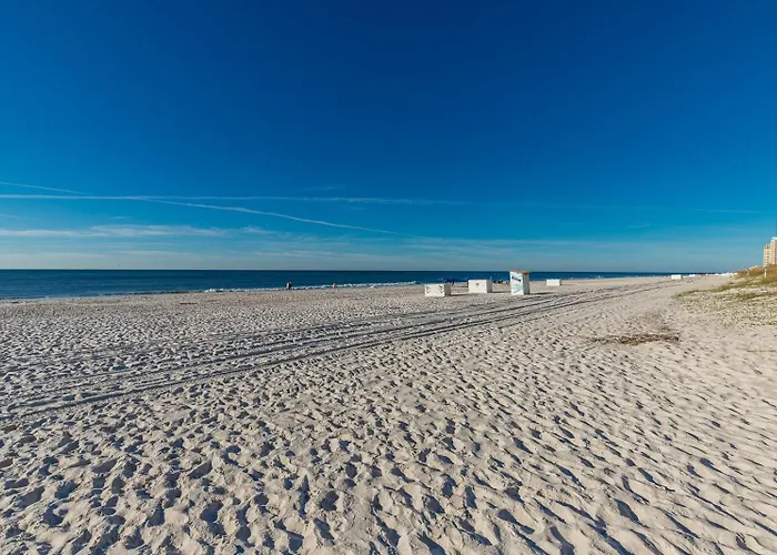 Apartment Island Winds East 108
